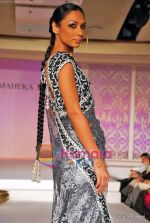 Model walks the ramp for Maheka Mirpuri Show in Taj President on 1st Oct 2009 (3).JPG